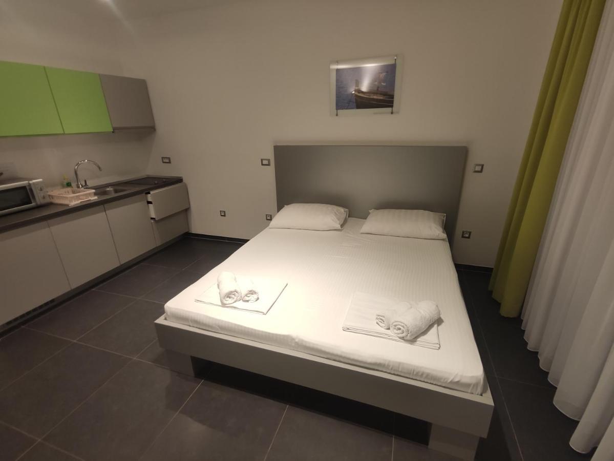 Whitehouse Apartments Makarska Extérieur photo