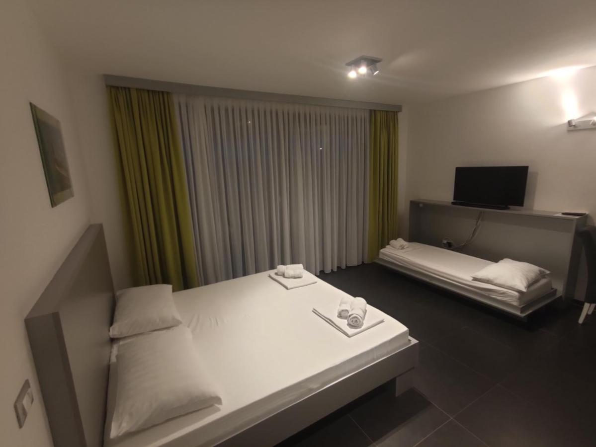 Whitehouse Apartments Makarska Extérieur photo