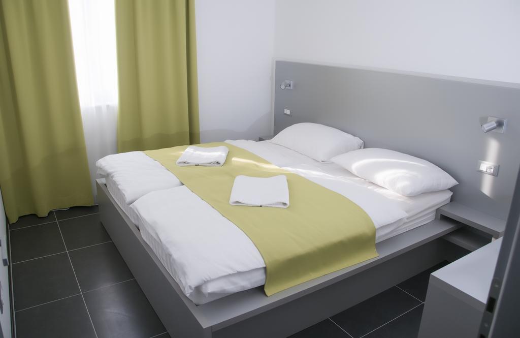 Whitehouse Apartments Makarska Extérieur photo