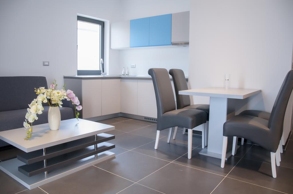 Whitehouse Apartments Makarska Extérieur photo