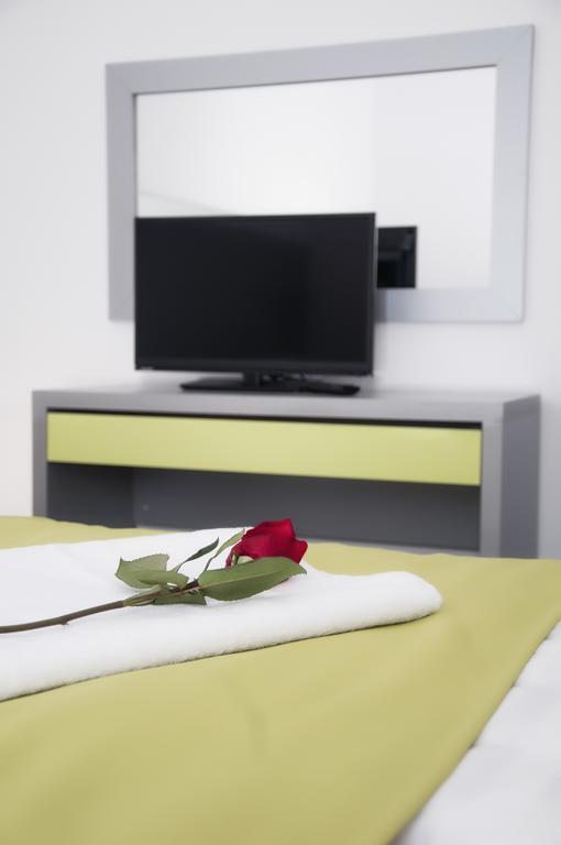 Whitehouse Apartments Makarska Extérieur photo