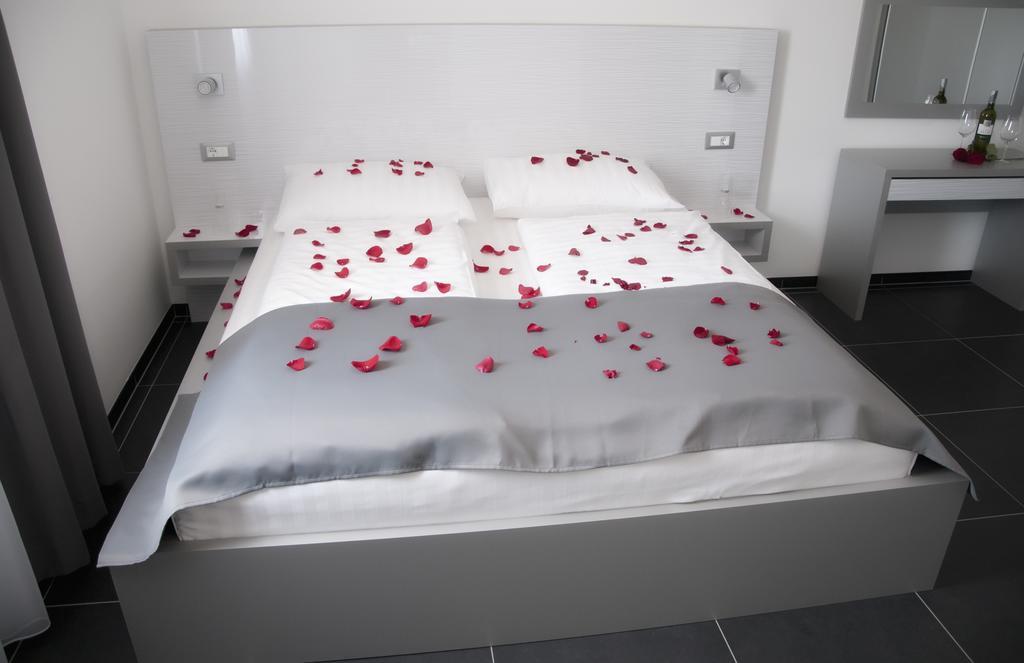 Whitehouse Apartments Makarska Extérieur photo