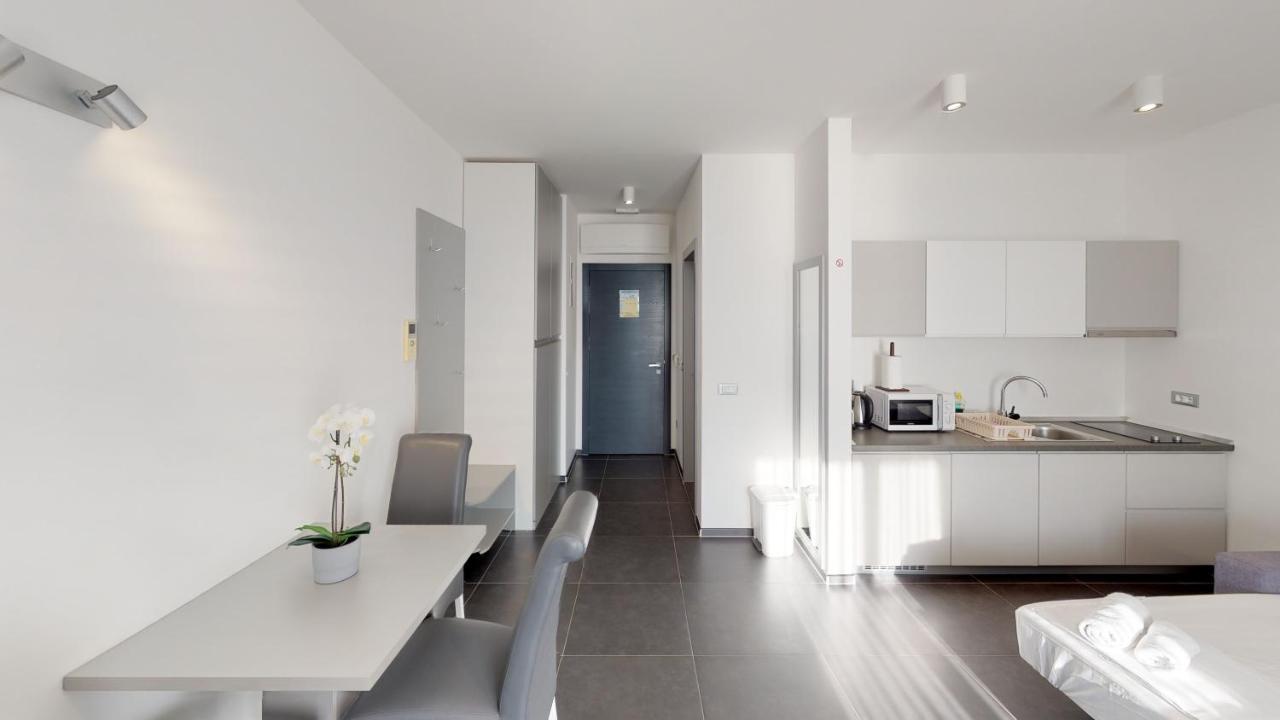 Whitehouse Apartments Makarska Extérieur photo